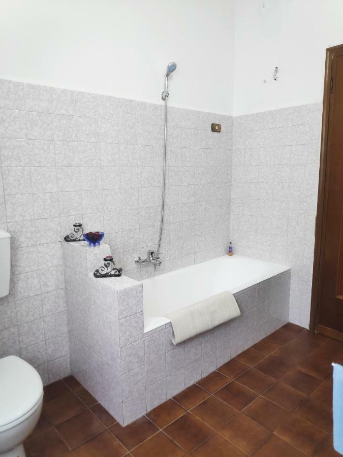 Freedom House Apartment Специя Екстериор снимка