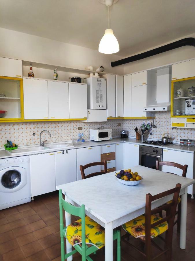 Freedom House Apartment Специя Екстериор снимка